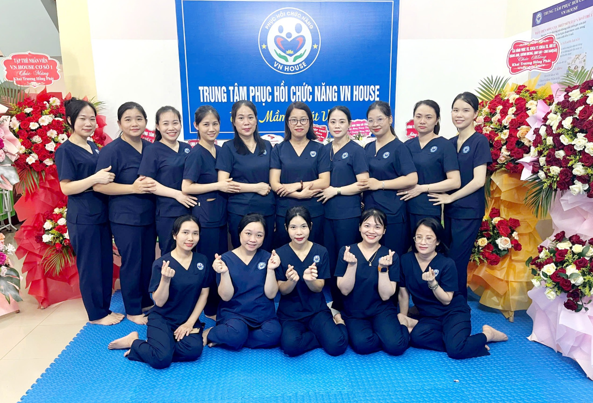 KHAI TRƯƠNG CHI NHÁNH VN HOUSE DIỄN CHÂU – MỞ RỘNG HÀNH TRÌNH “ƯƠM MẦM KHÁT VỌNG” CHO TRẺ EM NGHỆ AN 🌱